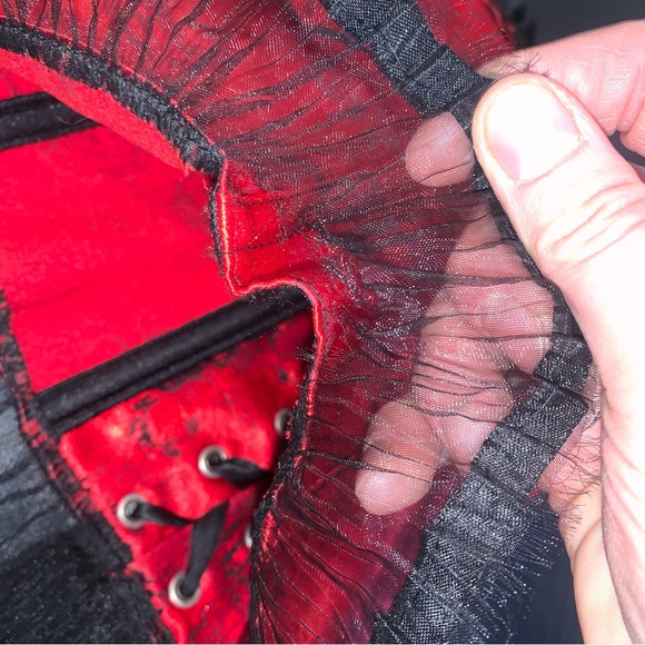 Sexy Red Satin and Black Lace and Embellishment Corset - Picture 11 of 12